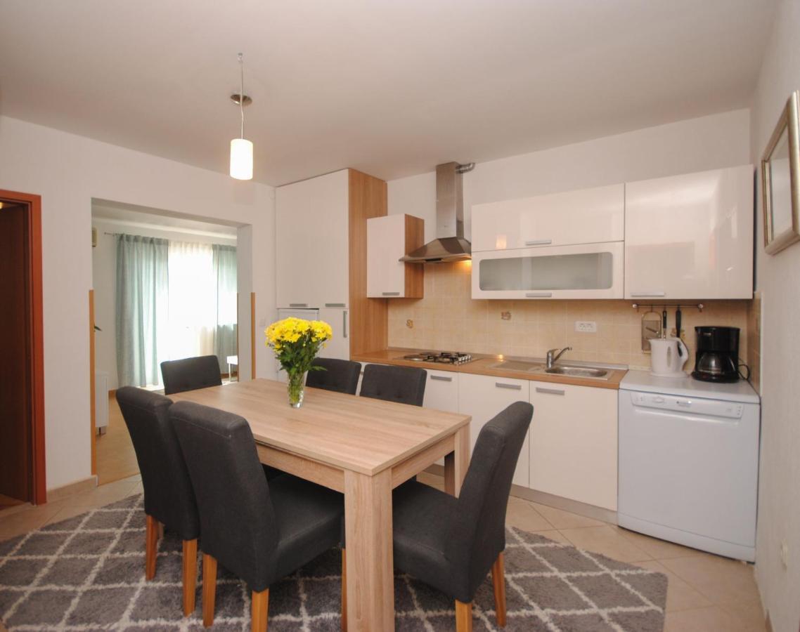 Apartment Tina Подстрана Екстер'єр фото