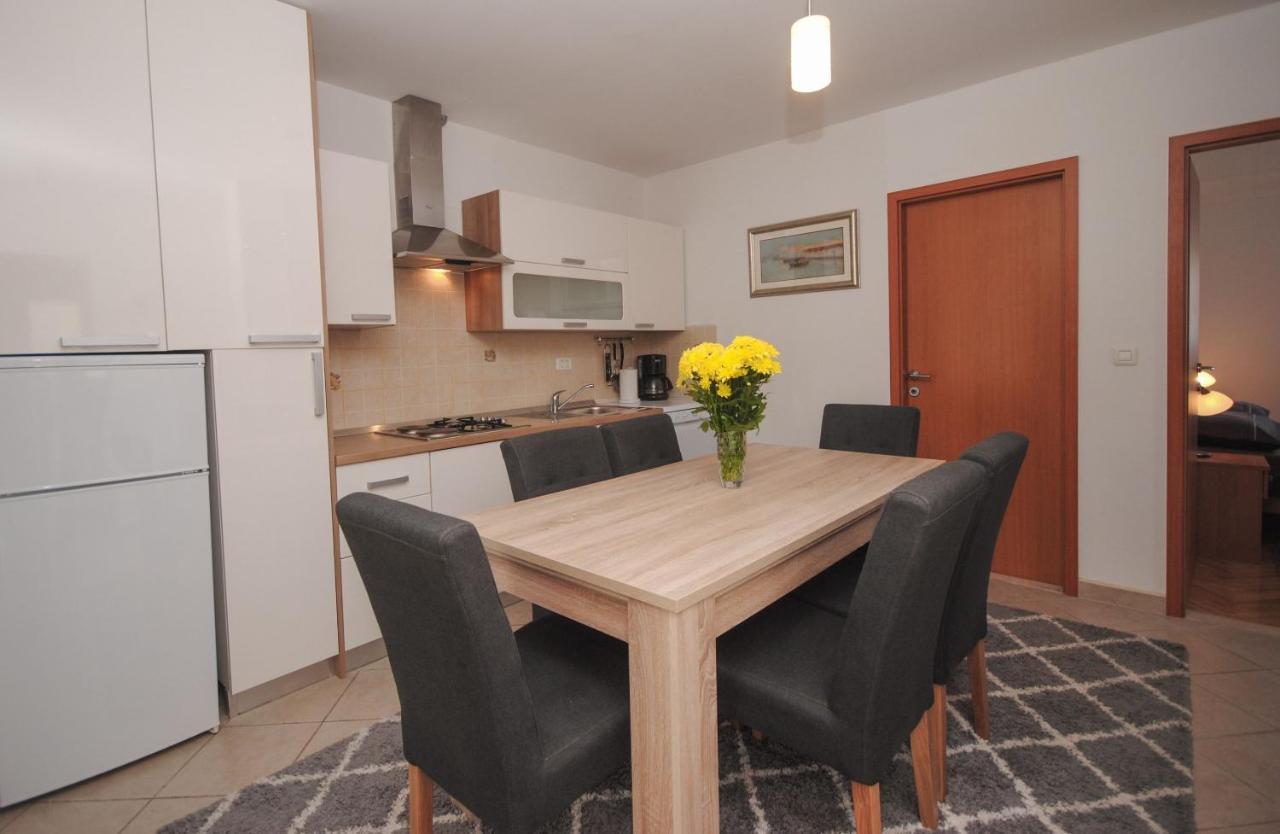 Apartment Tina Подстрана Екстер'єр фото