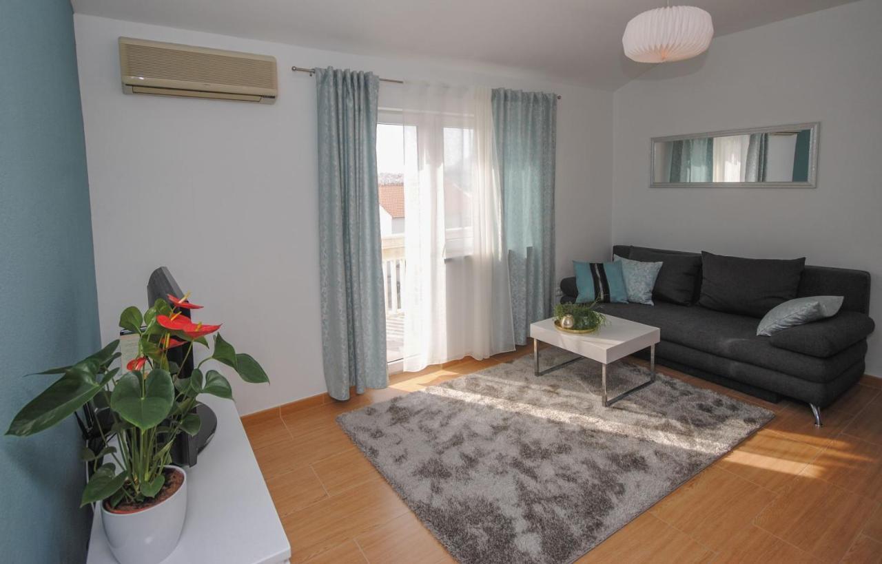 Apartment Tina Подстрана Екстер'єр фото