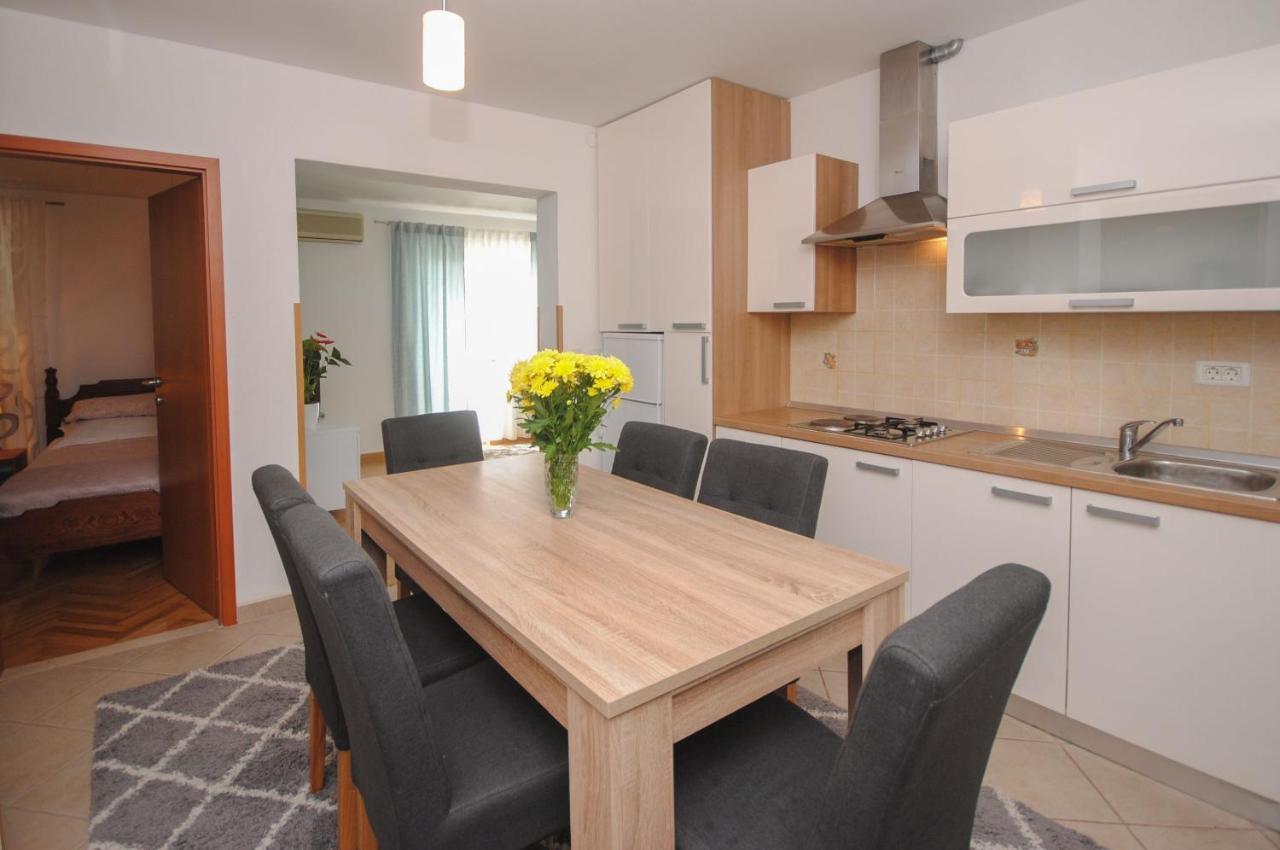 Apartment Tina Подстрана Екстер'єр фото